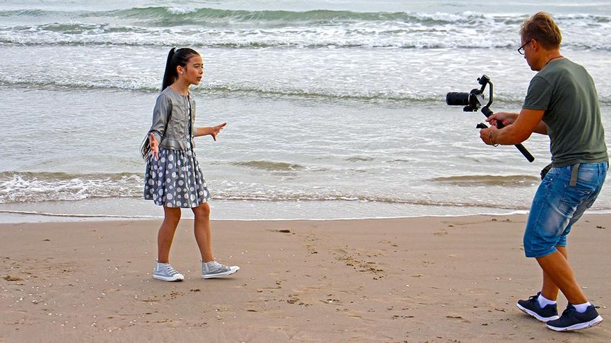 Melani García en el videoclip de 'Marte'