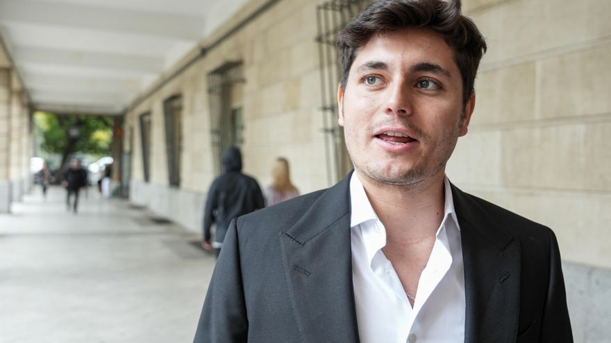 La jueza prorroga seis meses la investigación al agitador Vito Quiles por presuntas injurias a Rubén Sánchez