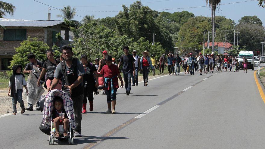 Caravana migrante avanza en el sur de México con notable cansancio