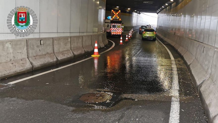La salida del túnel, sentido sur, se encuentra en estos momentos cerrada.