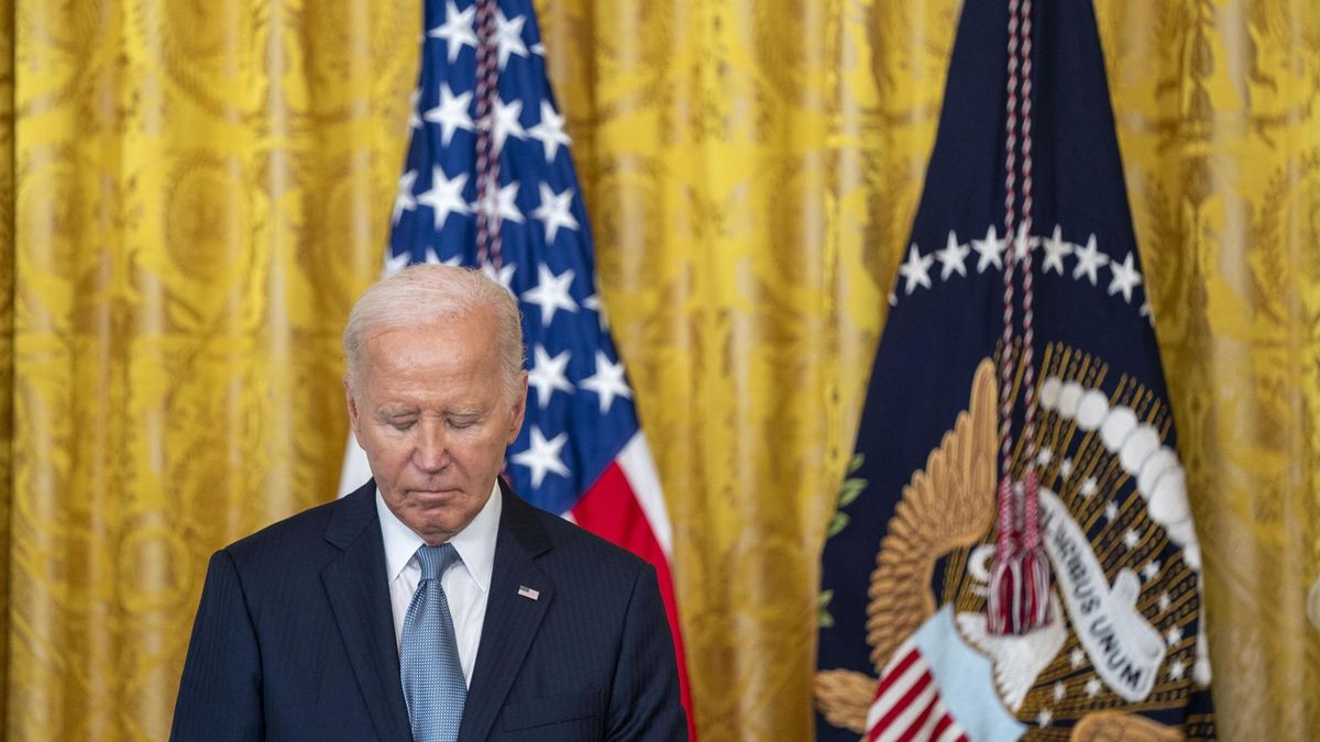 El presidente estadounidense, Joe Biden, durante una ceremonia de Medalla de Honor en el Salón Este de la Casa Blanca en Washington, DC, Estados Unidos.