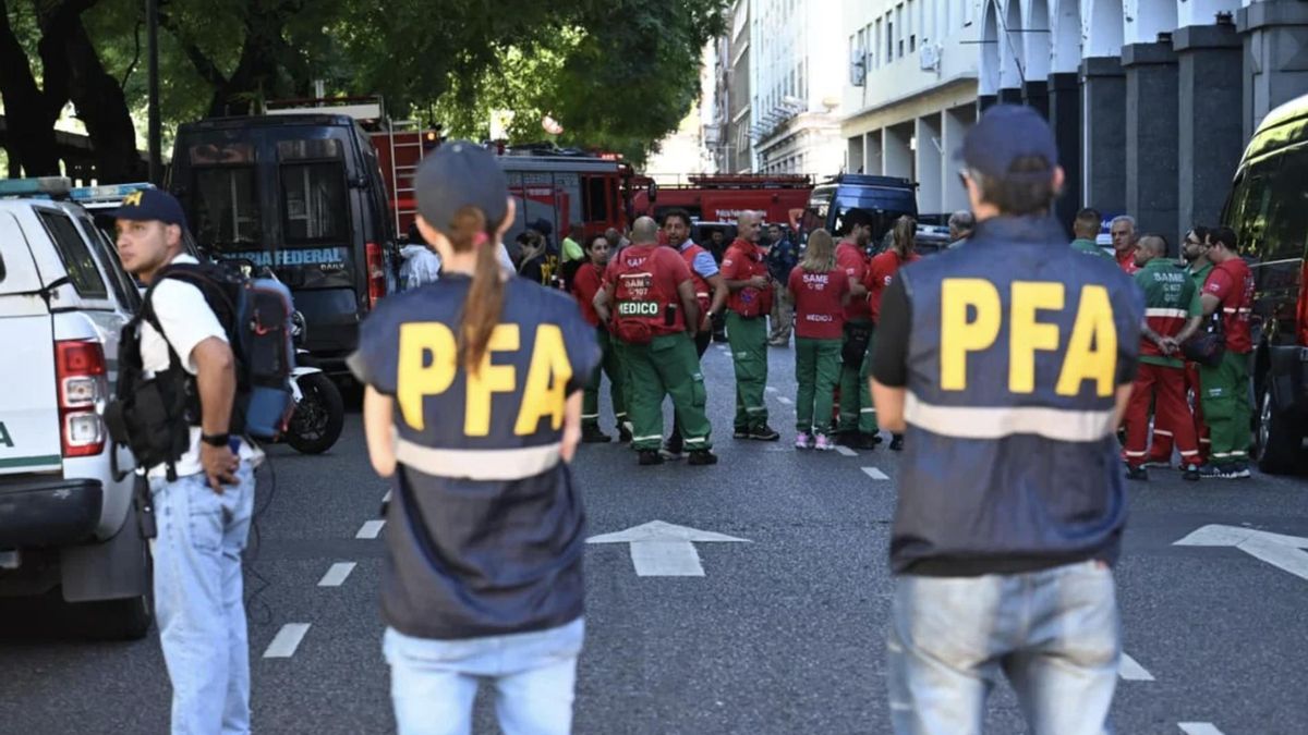 Explosión de un paquete bomba en la Escuela Superior de Gendarmería: tres heridos