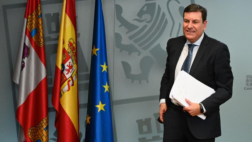 La Junta de Castilla y León se niega a responder al requerimiento por su plan antiaborto y el Gobierno le pide que se aclare