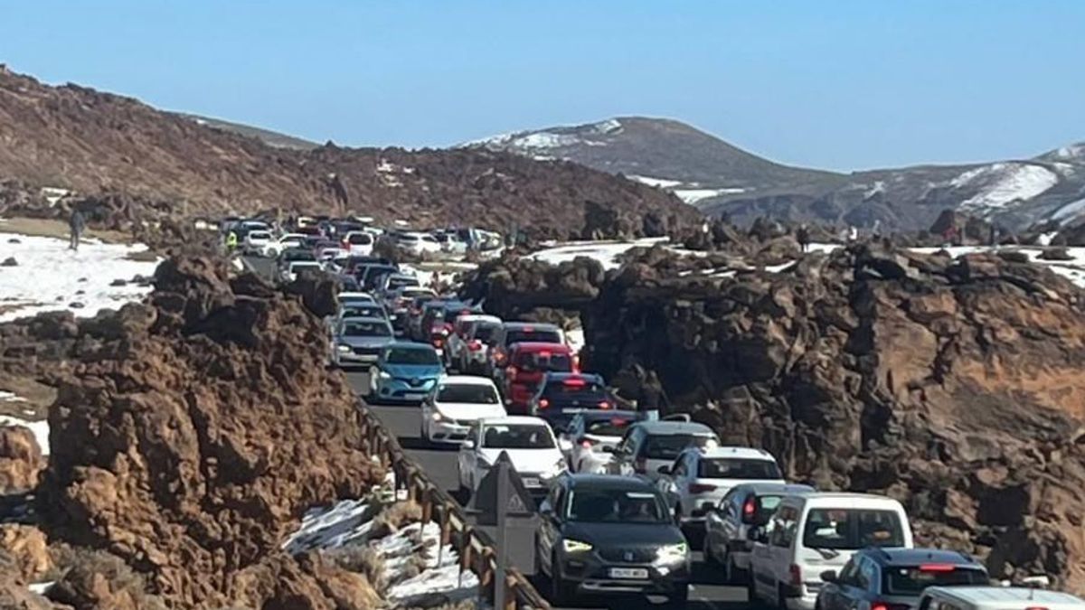 Colapso de vehículos en el Parque Nacional del Teide.