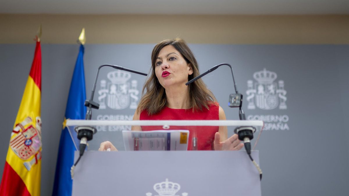La ministra de Juventud e Infancia, Sira Rego, ofrece declaraciones a los medios tras la Conferencia Sectorial de Infancia y Adolescencia, en la sede del Ministerio.