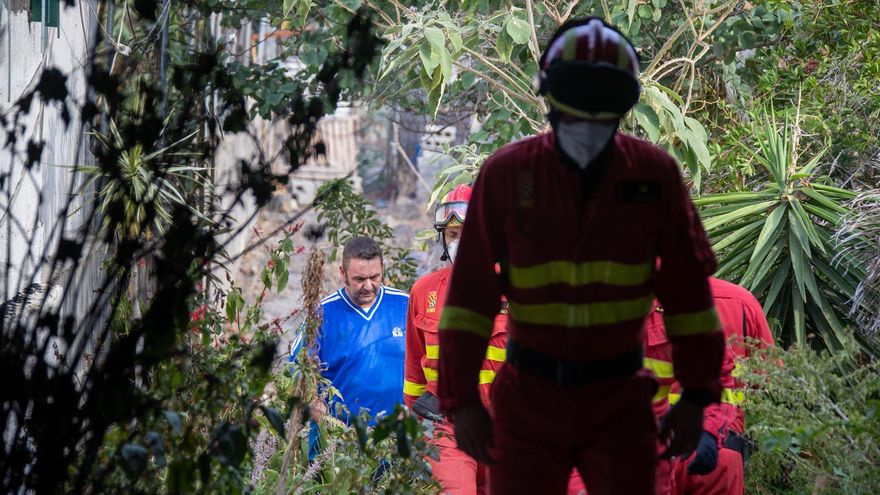 Los vecinos de La Laguna, con el "corazón encogido" ante la evolución de las coladas de lava