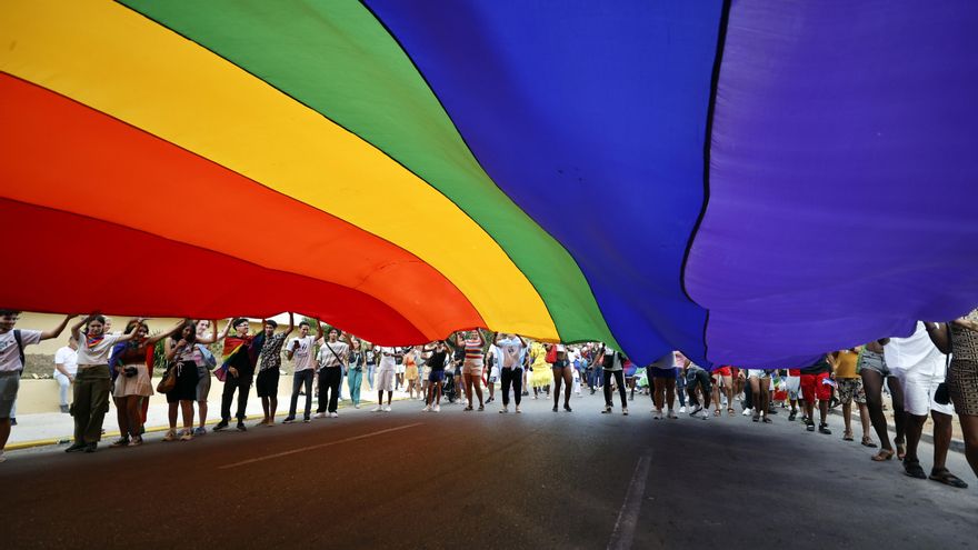 Siete de cada 10 personas LGTBI creen que su orientación sexual es un freno para acceder a un empleo, según UGT Asturias