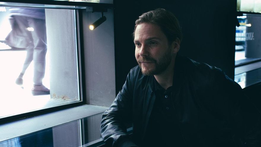 Daniel Brühl: "Si limitamos qué contar, viviremos tiempos muy conservadores"
