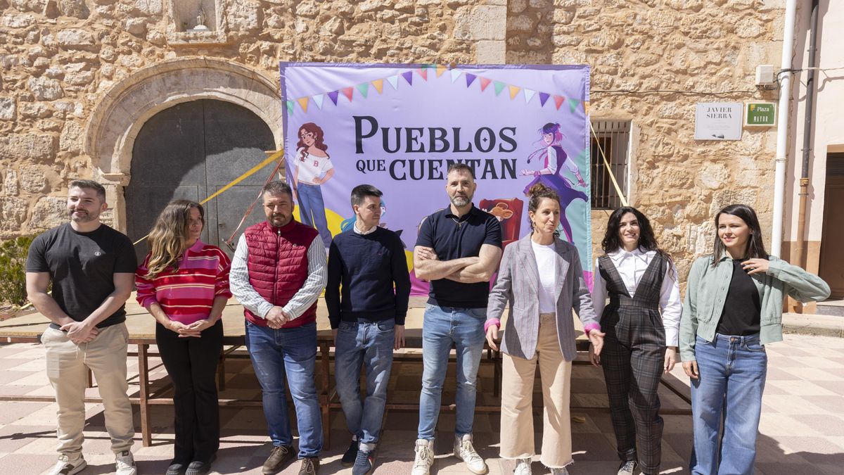 Autores, alcalde, presidente de la comarca y editora