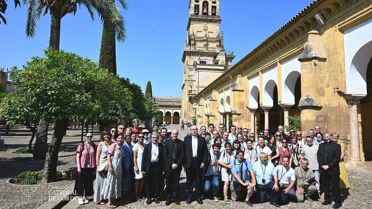 El presidente de la Conferencia Episcopal visita la Mezquita-Catedral y destaca su valor
