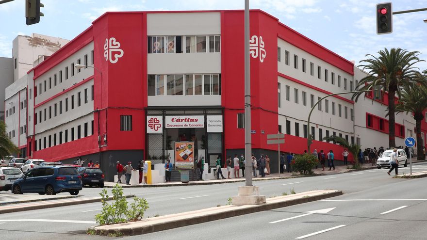 Cáritas reclama a las administraciones públicas más atención presencial y medios para agilizar las ayudas a la ciudadanía