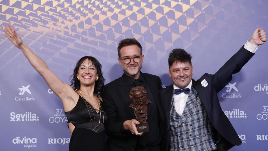 El equipo 'Maldita. A Love Song to Sarajevo', ganadores del Goya a Mejor cortometraje documental