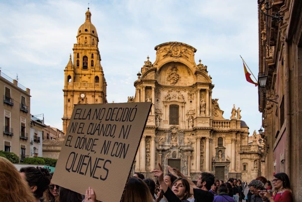 Concentración en la plaza Belluga (Murcia) contra la sentencia de La Manada/ CARLOS TRENOR
