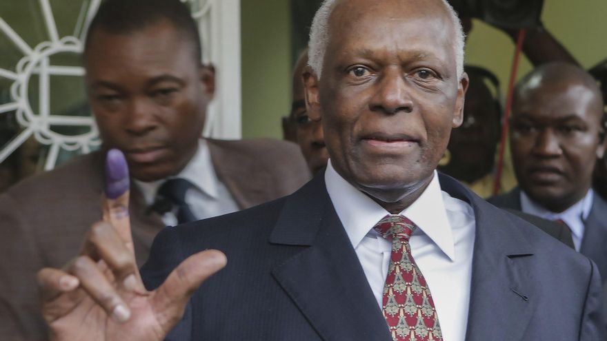 Angola envía a un ministro a Barcelona ante el grave estado de Dos Santos