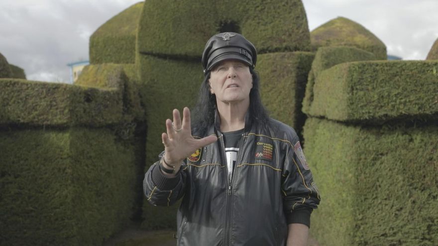 Dave Evans, exvocalista de AC/DC, filma videoclip en cementerio de Ecuador: "Es increíble"