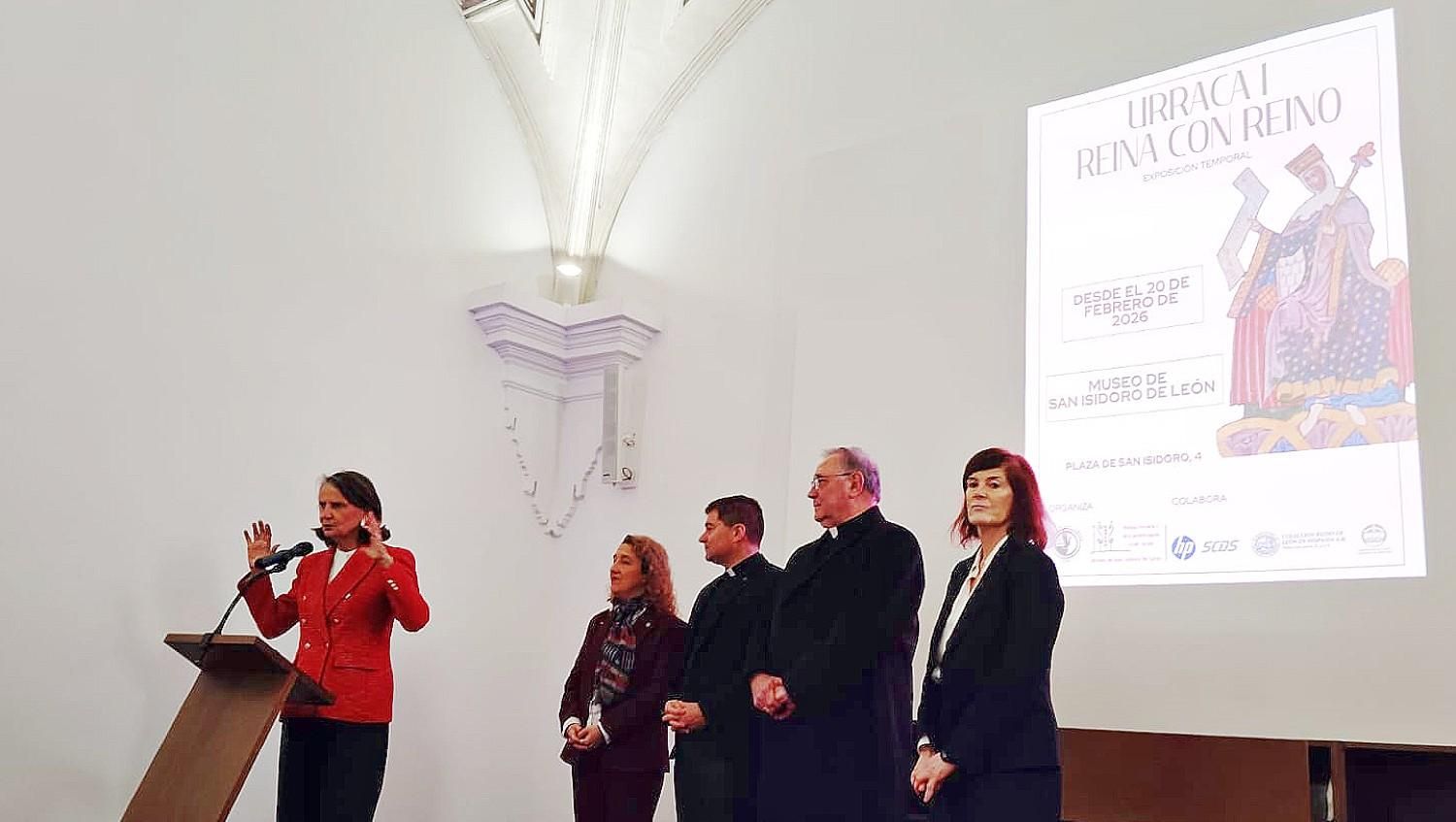 Isabel San Sebastián amadrinando la exposición de Urraca de León en el Salón del Pendón de Baeza