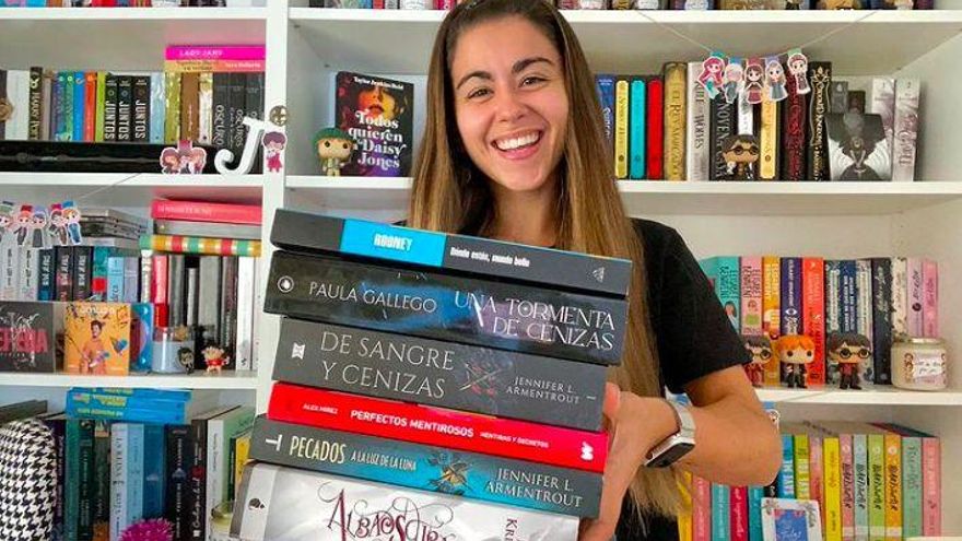Bookstagramers españolas, la prueba de que los jóvenes leen: “Cuidado con creer que no se lee porque estamos siempre con el móvil”