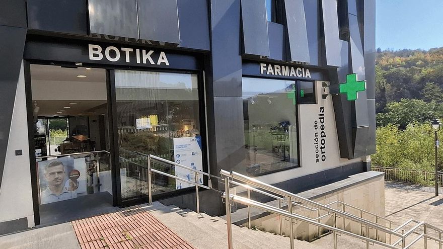 El apagón en los comercios: fiando medicinas y comida y el problema de la "dependencia" de la tecnología