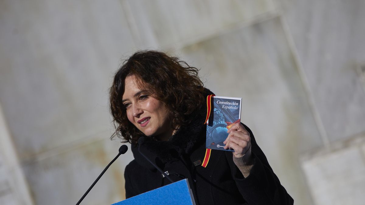 La presidenta de la Comunidad de Madrid, Isabel Díaz Ayuso, interviene durante el homenaje del PP de Madrid a la Constitución Española con motivo de su 42 aniversario, en Madrid (España), a 5 de diciembre de 2020.