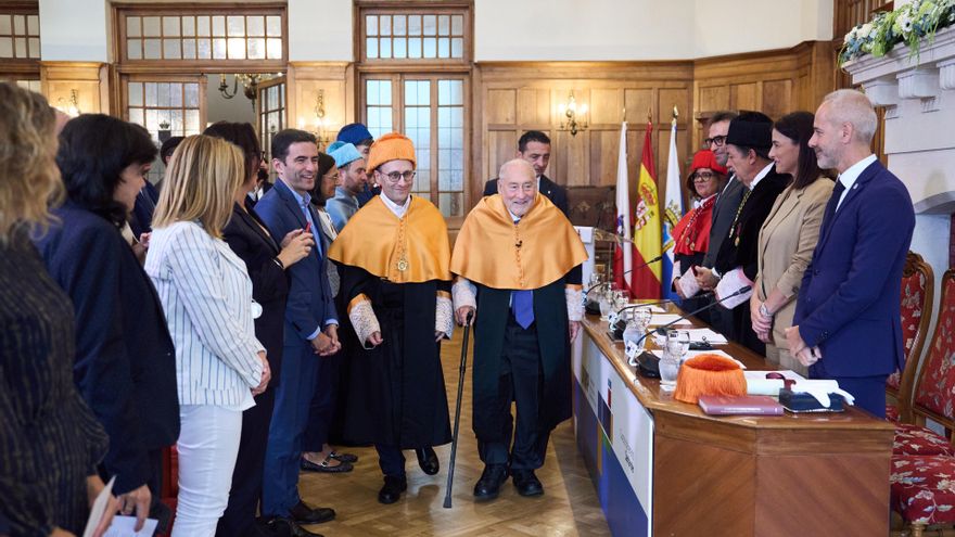 Acto académico de investidura como doctor honoris causa al economista y profesor Joseph E. Stiglitz