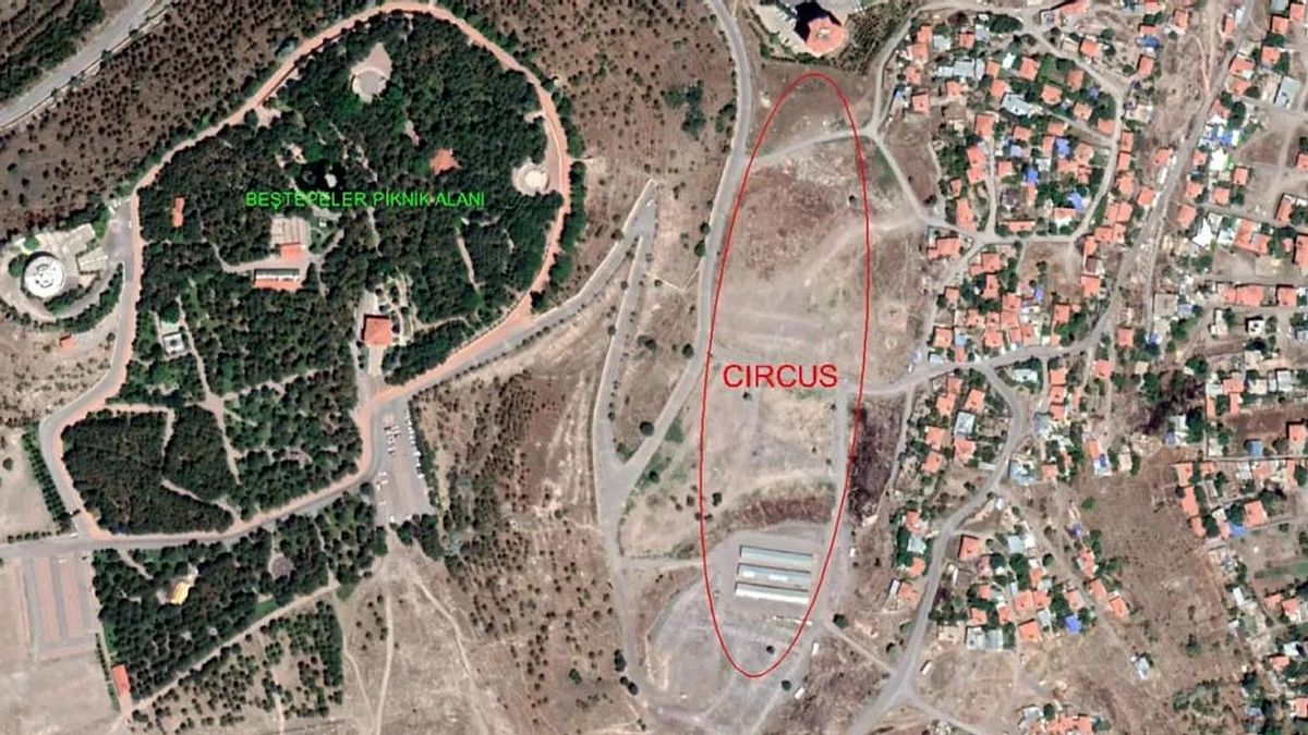 Descubren un hipódromo romano bajo un antiguo vertedero en Turquía