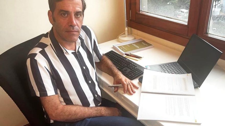 Jorge Aramendi, matemático: "Es positivo que las personas no tengan la percepción de que sufren pobreza, aunque así sea"