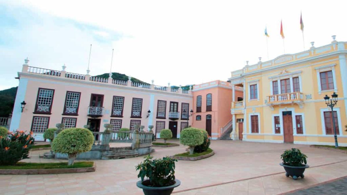 Villa de Mazo adjudica por más de 574.000 euros el servicio de limpieza de las dependencias municipales