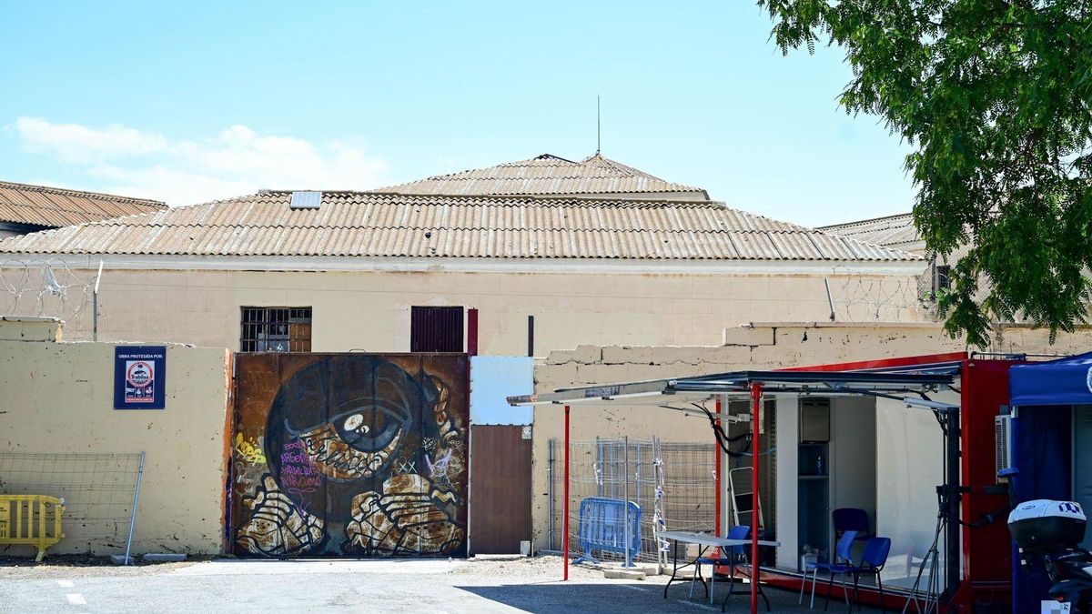 El Ayuntamiento de Palma finaliza el tapiado de la antigua cárcel donde fueron desahuciadas centenares de personas