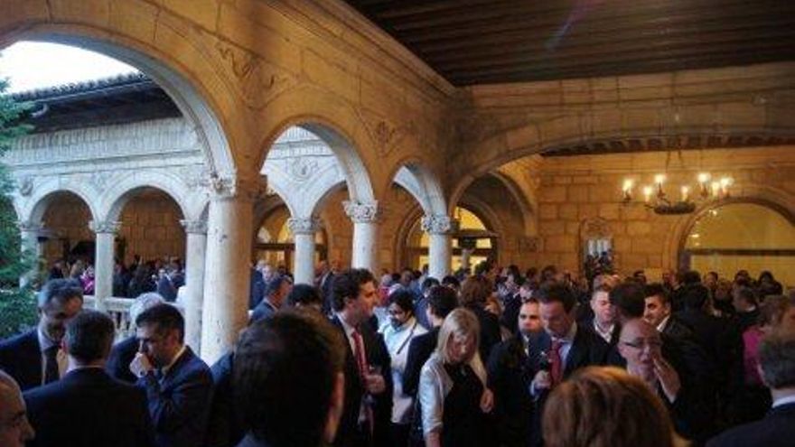 Un momento del cóctel celebrado en San Marcos.