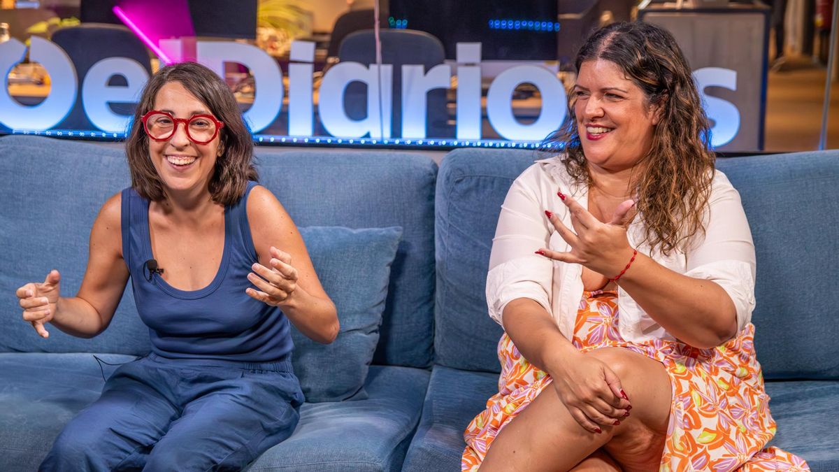 Las actrices Anna Marchessi y Coria Castillo, durante la entrevista