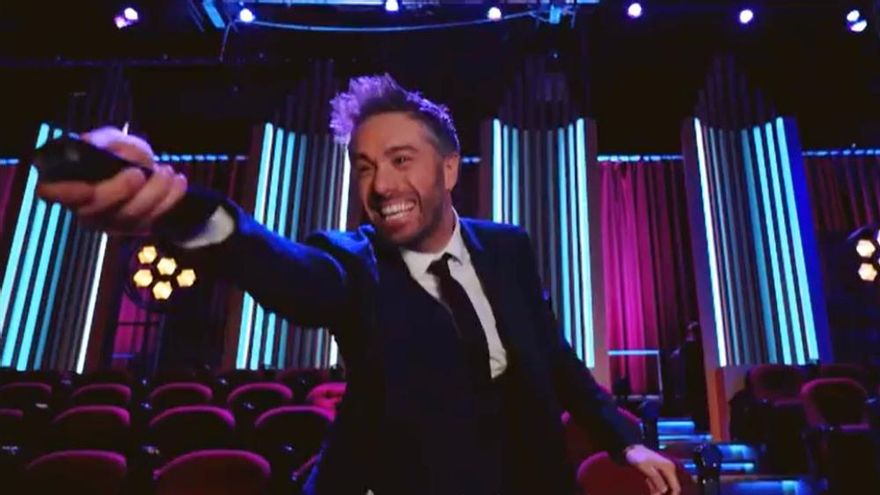 Dani Martínez enseña con un tour el plató de 'Martínez y hermanos', su nuevo programa en Movistar+