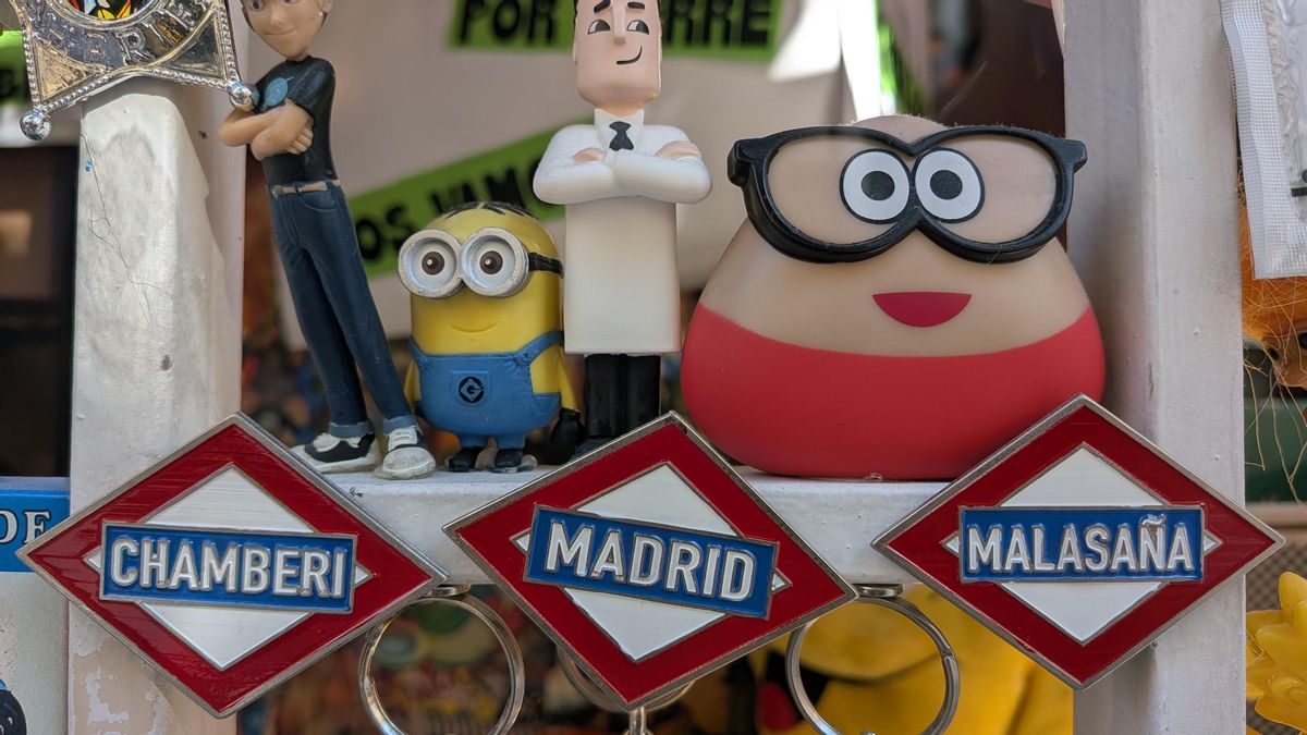 Llaveros y personajes de los escaparates de Popland