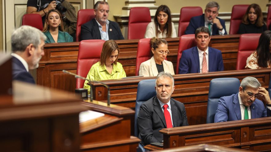PSOE y NC califican de "vacío" y "decepcionante" el discurso de Clavijo en el Parlamento de Canarias