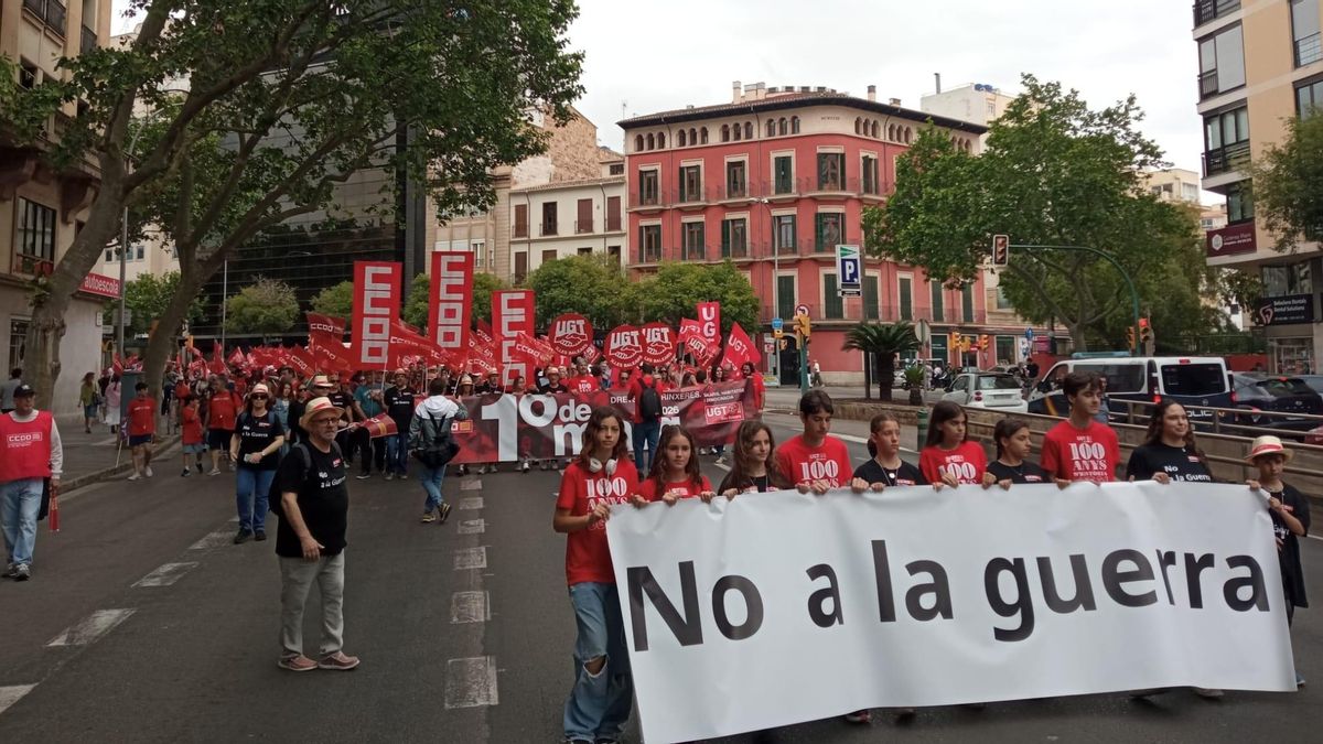 Más de mil personas claman en Balears por la vivienda, los salarios y contra la guerra: "La clase trabajadora es cada vez más pobre"