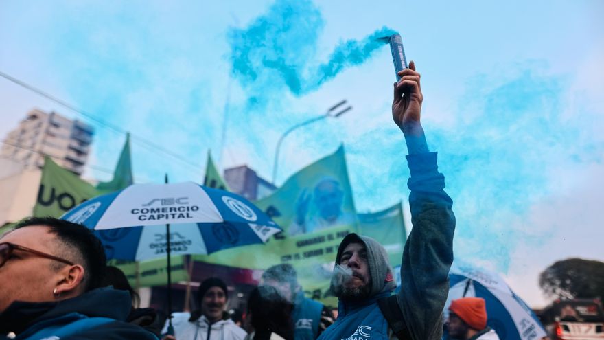 Reclamos laborales y sociales marcan el Día de San Cayetano en Argentina