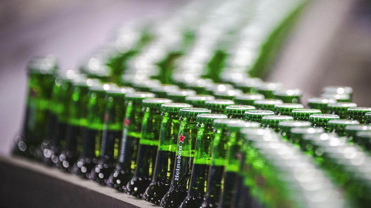 La cervecera Heineken anuncia hasta 6.000 despidos en dos años