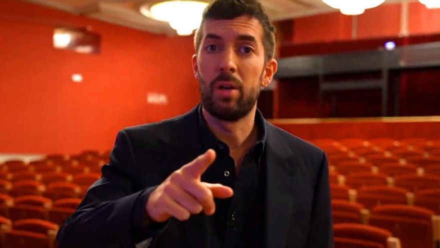 Broncano enseña (a medias) el nuevo teatro de 'La Revuelta' y calienta su vuelta a RTVE: "Más novedades... o no"