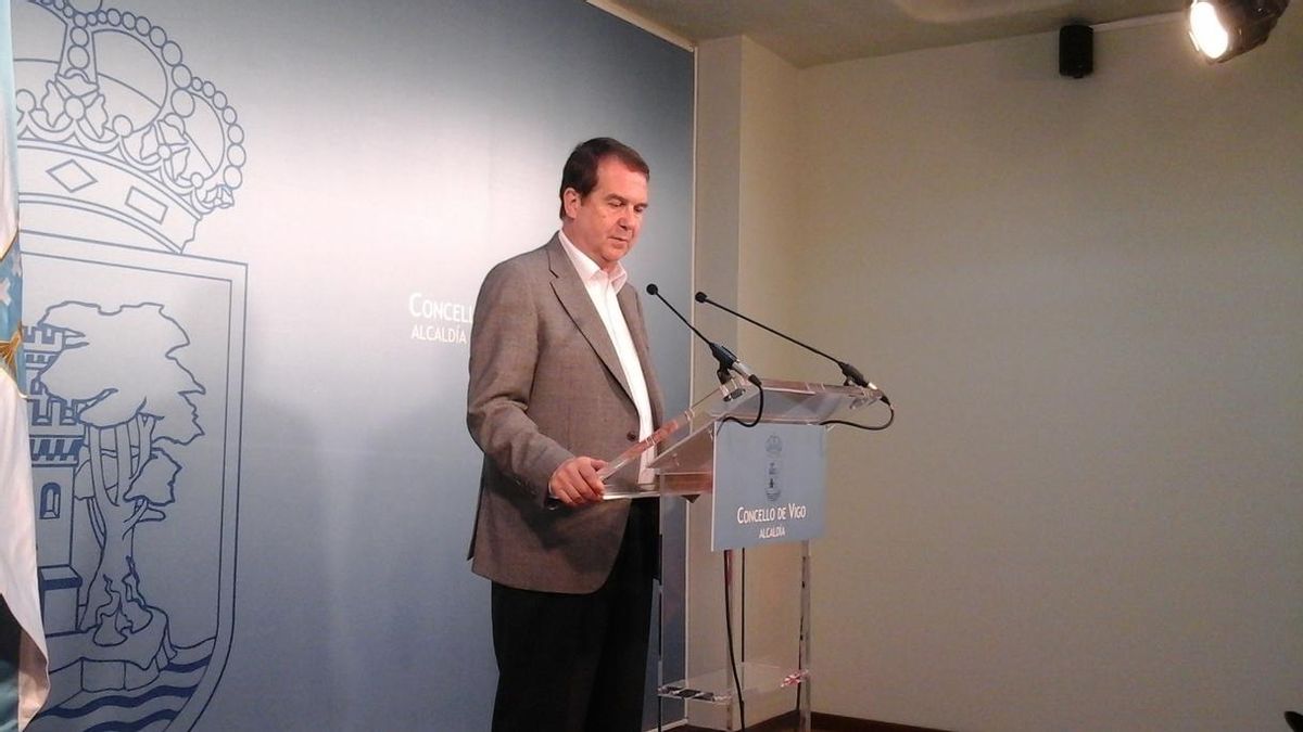 Abel Caballero le pide a Susana Díaz que opte a la secretaría general