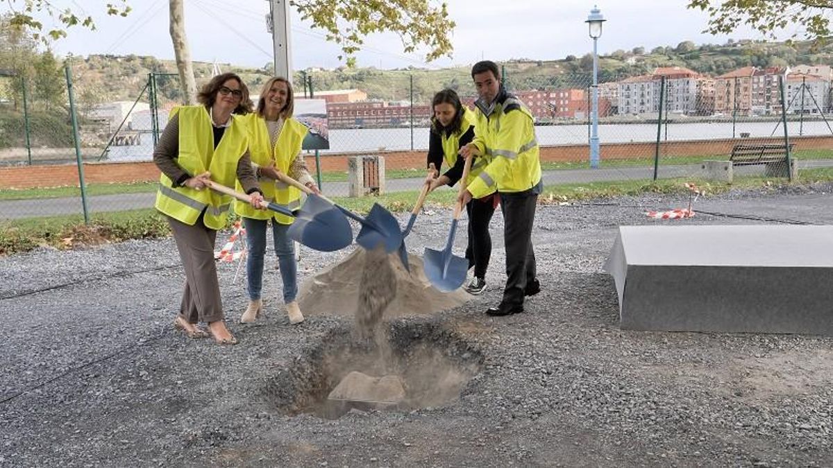 Colocación de la primera piedra del puente giratorio.