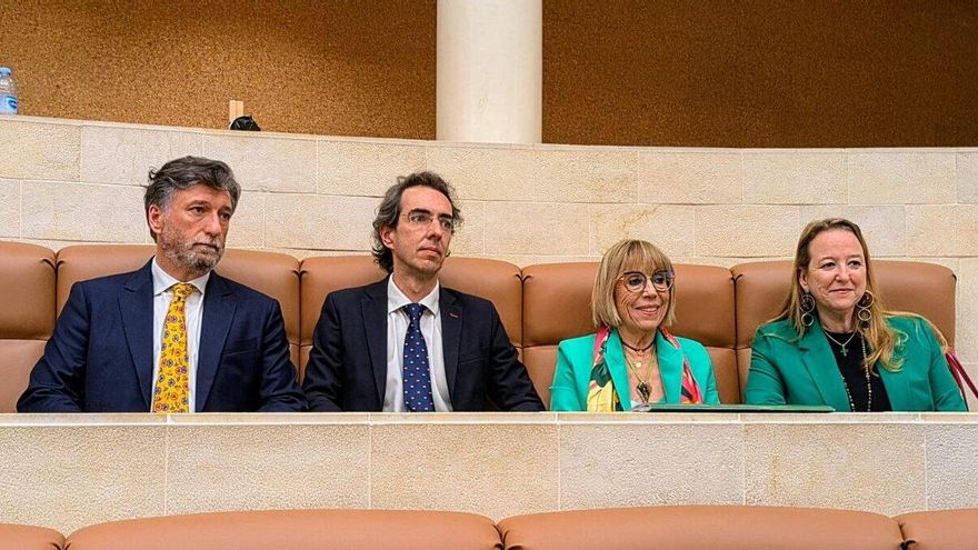 Vox es un polvorín y está al borde de la ruptura en Cantabria tras suspender de militancia a dos de sus cuatro diputados