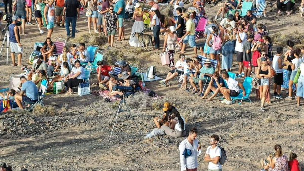 Unas 3.500 personas vivieron el eclipse desde el Poblado La Atalayita, uniendo astronomía, patrimonio y naturaleza