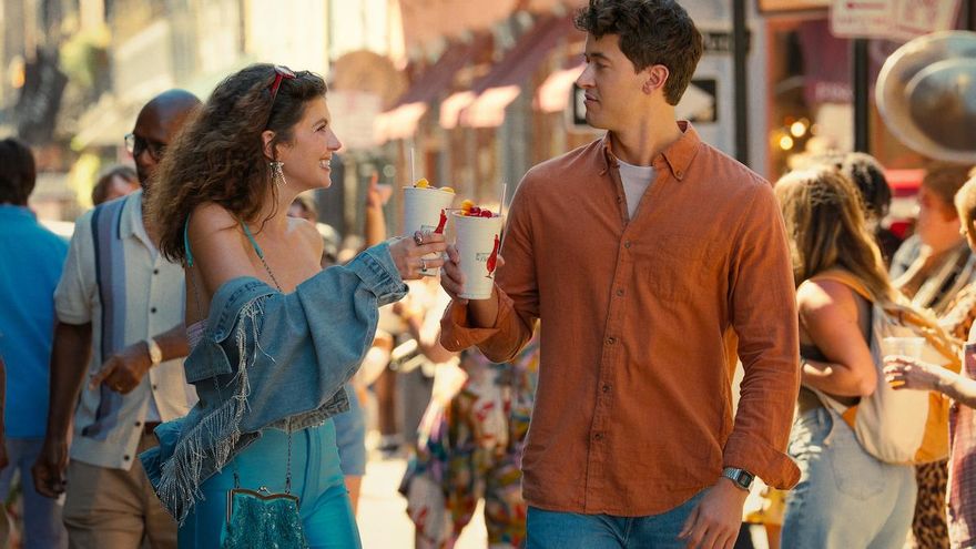 Se ha rodado en España y es la comedia romántica del momento en Netflix: las localizaciones de ‘Gente que conocemos en vacaciones’