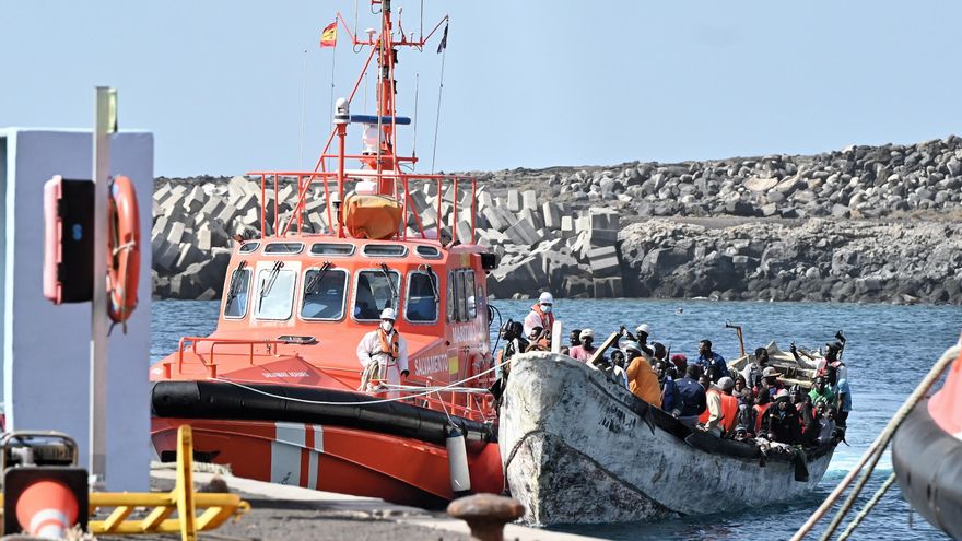 Las comunidades se reúnen para pactar un nuevo reparto de menores migrantes desde Canarias