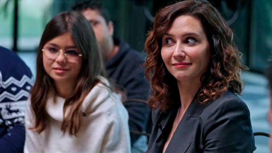 Telecinco saca del cajón su '100% Únicos' con Ayuso como invitada en pleno escándalo por su pareja