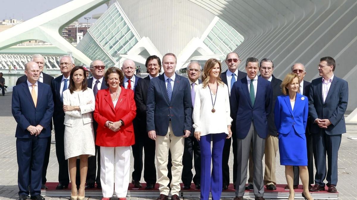Unos 40 exministros de UCD, PSOE y PP defienden la Carta Magna para "dar estabilidad" en tiempos de reformas