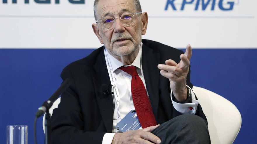 El presidente de EsadeGeo-Center for Global Economy and Geopolitics. Javier Solana participa en la conferencia sobre "El momento Europa", en la segunda sesión de la Reunión del Cercle d'Economia, donde se abordan los retos de la economía española y el papel de la industria como palanca de recuperación. EFE/Andreu Dalmau