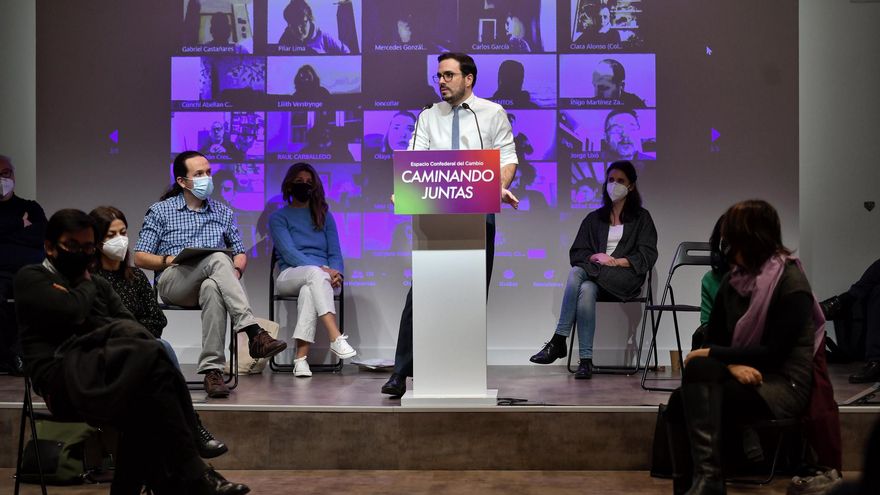 El coordinador general de IU, Alberto Garzón, en su intervención en el acto "Caminando juntas" de la dirección confederal de Unidas Podemos.