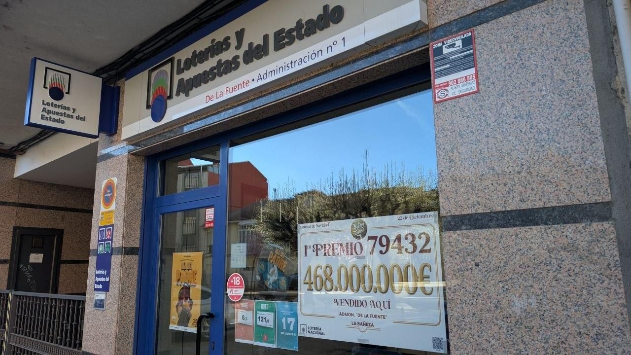 Administración de La Bañeza que repartió el Gordo de Navidad.