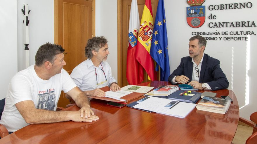 La Asociación Simientes Infinitas presenta al consejero de Cultura la quinta edición del Festival Internacional del Tomate de Cantabria