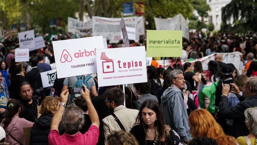 El Gobierno abre expediente sancionador a Airbnb por negarse a eliminar miles de pisos de alquiler turístico sin licencia